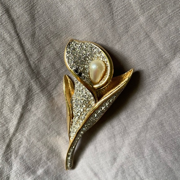 Swarovski Call Lily Brooch - Picture 3 of 5